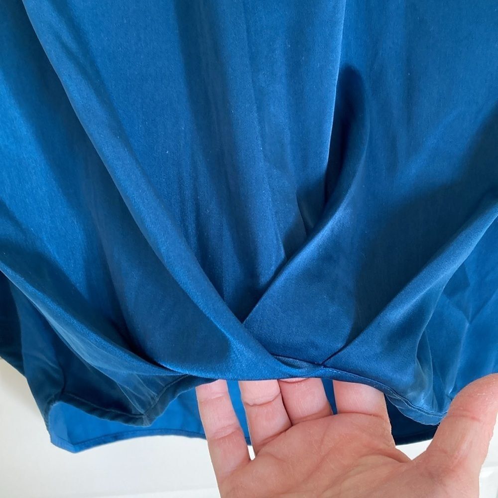 Crescent Pullover Long Sleeve Blouse‎ Top Womens Size Small Blue High Low - Picture 6 of 8